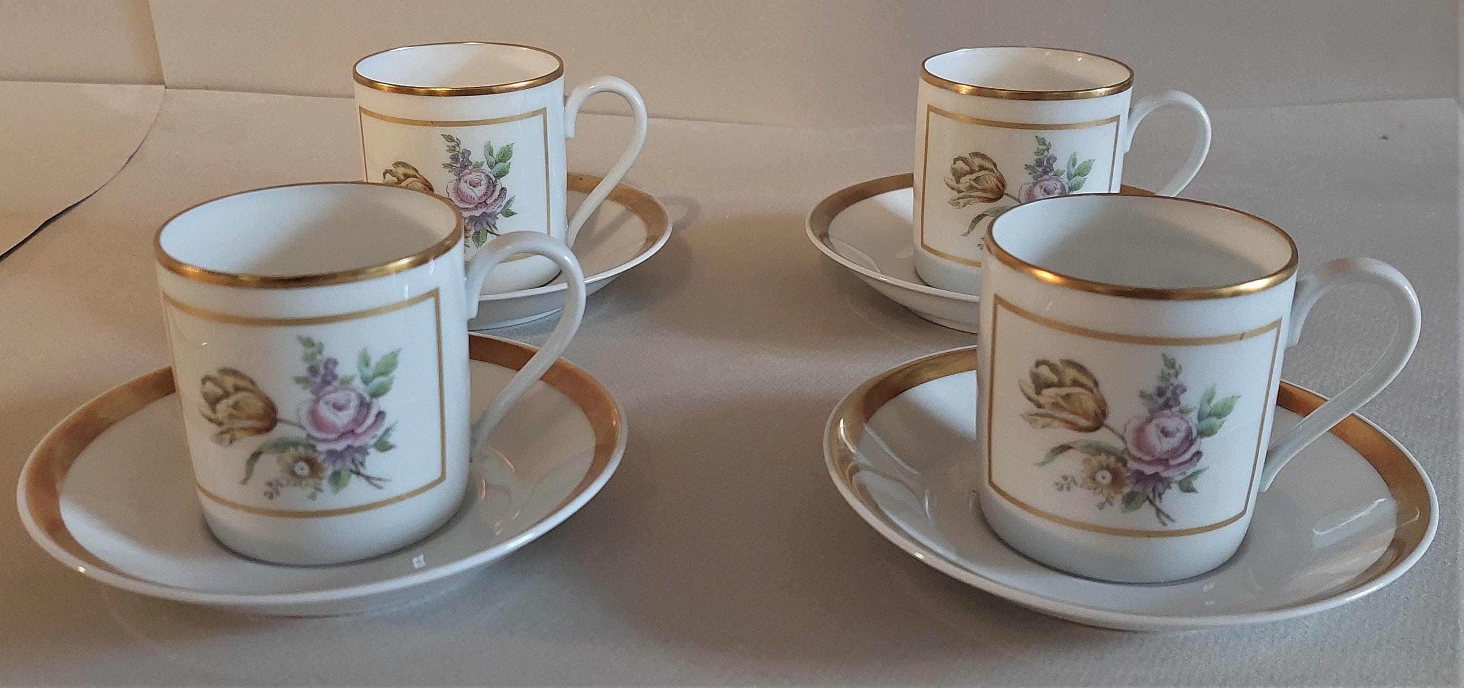 Tasses Série de Quatre Porcelaine Hutschenreuther Selb Germany