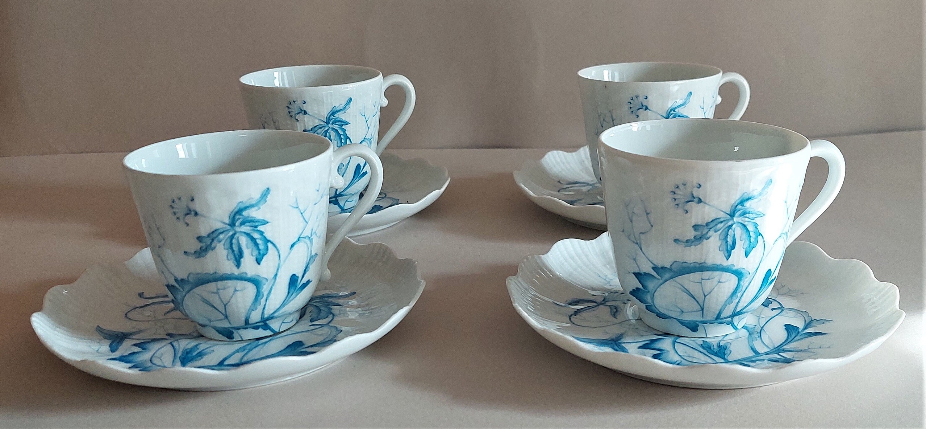 Tasses Série de Quatre Porcelaine Limoges Giraud