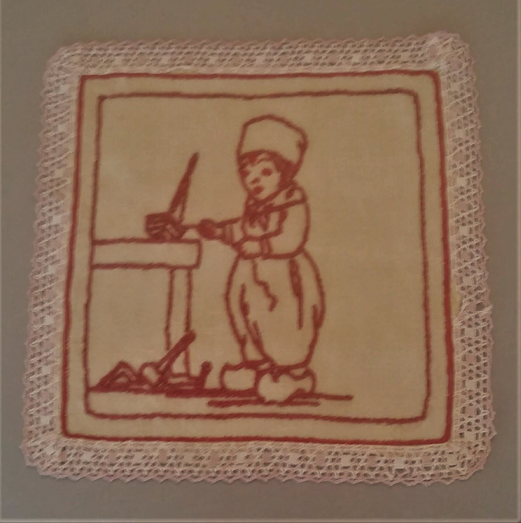 Broderie à La Main en Lin Français Antique Doily