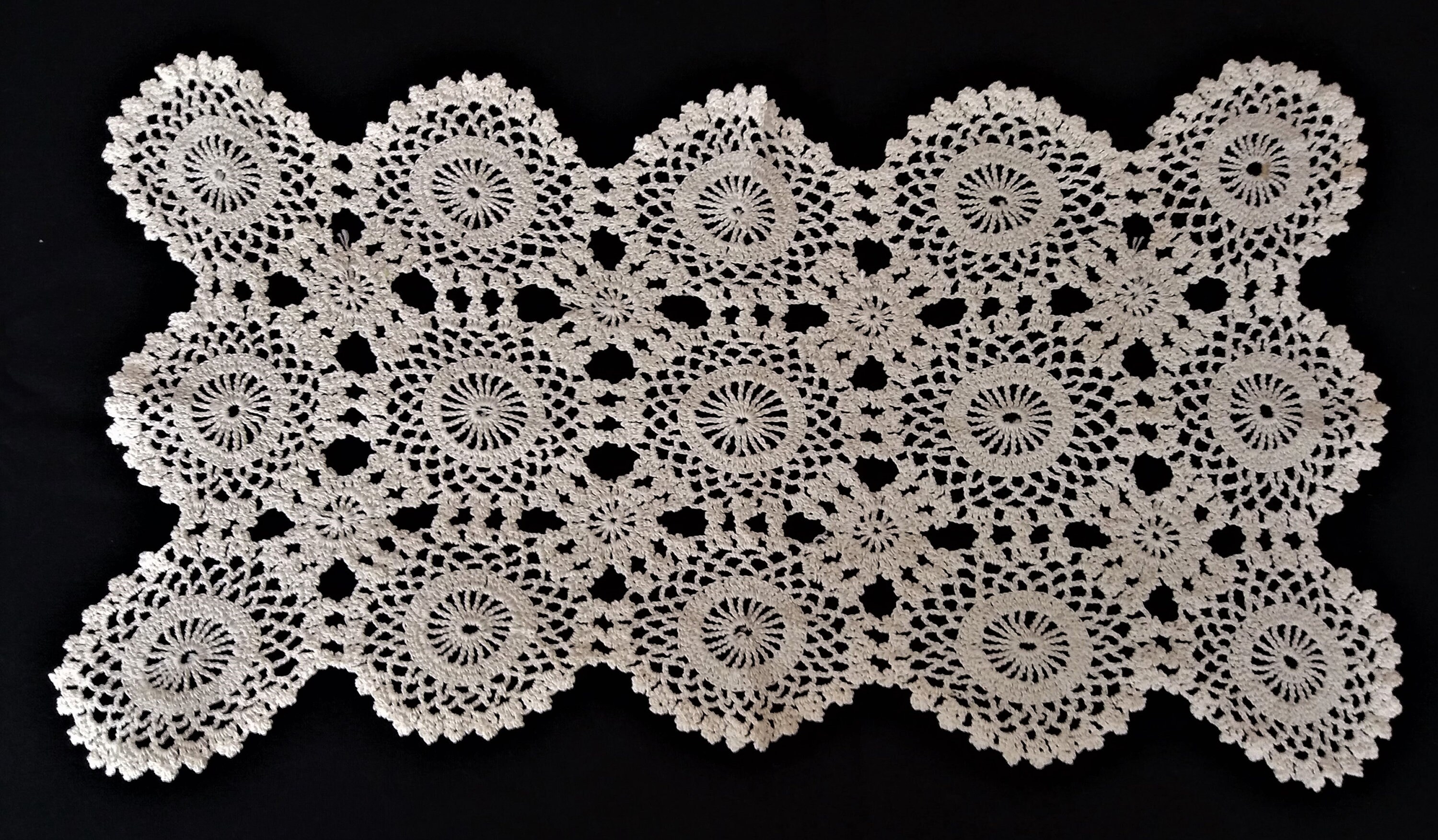 Crochet Français Vintage Doily