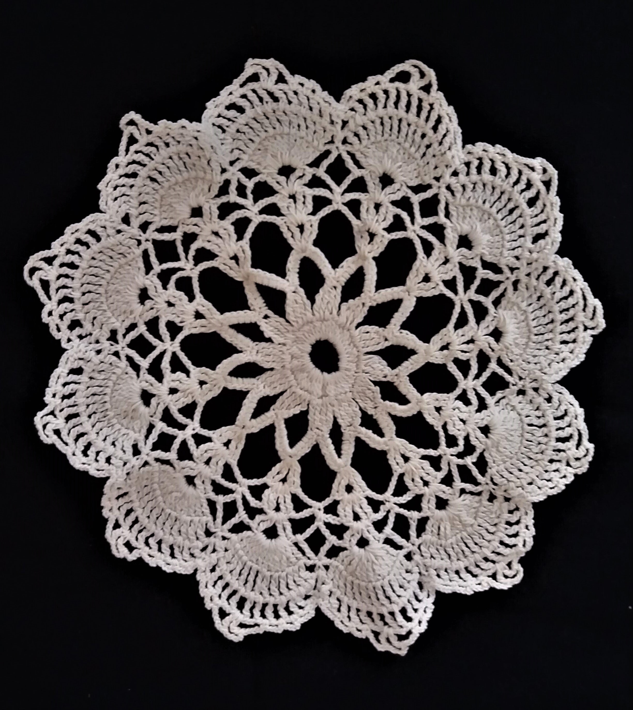 Crochet Français Vintage Doily