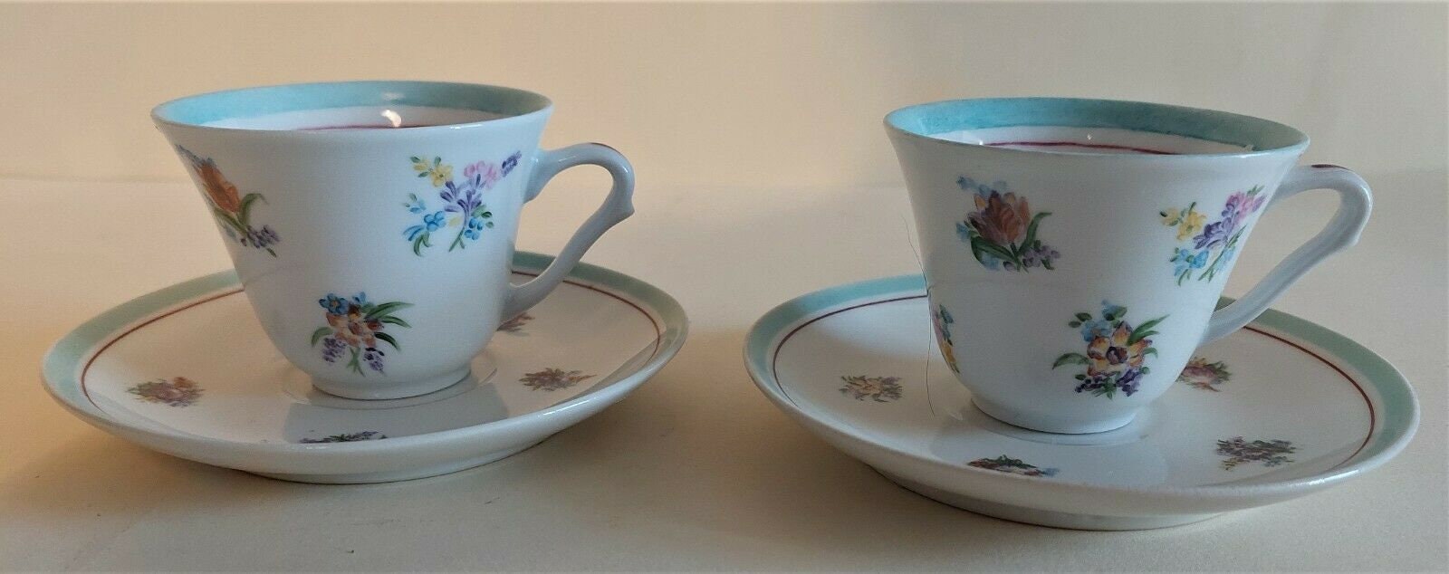 Paire de Tasses en Porcelaine S.l Limoges France