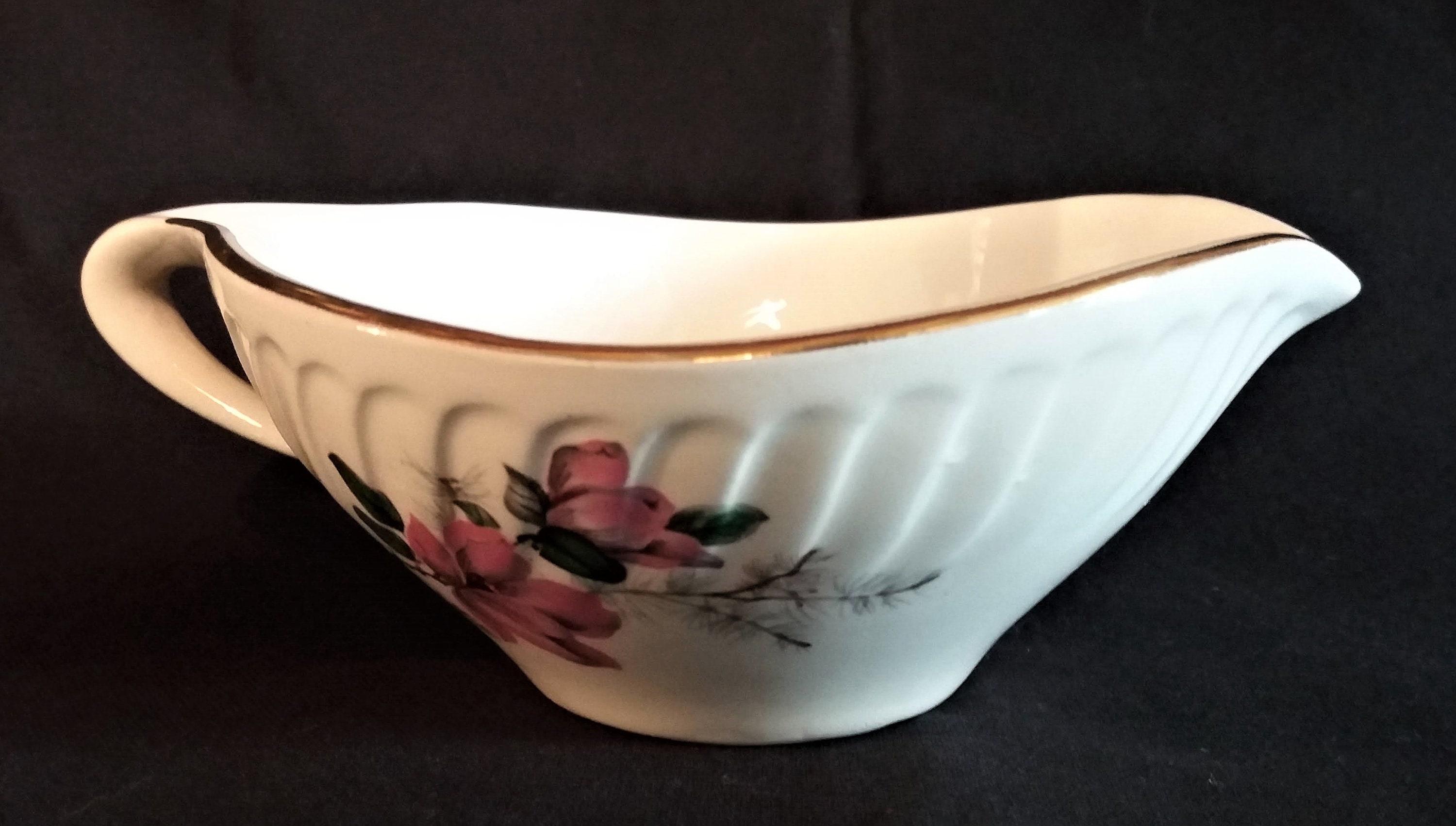 Majolica Sauceboat Gien France Chenonceaux Décor Vintage Français