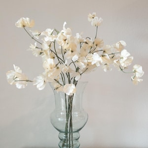 Ivory Sweet Pea Stem | Cream Faux Flower | Wedding Decor