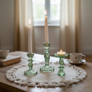 Vintage-Style Green Glass Candlestick Holders zdjęcie 4