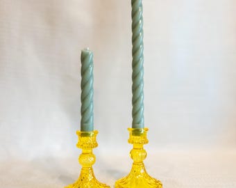 アンバーイエローガラスキャンドルホルダー - ヴィンテージスタイルのテーパーキャンドルホルダー - 個別販売