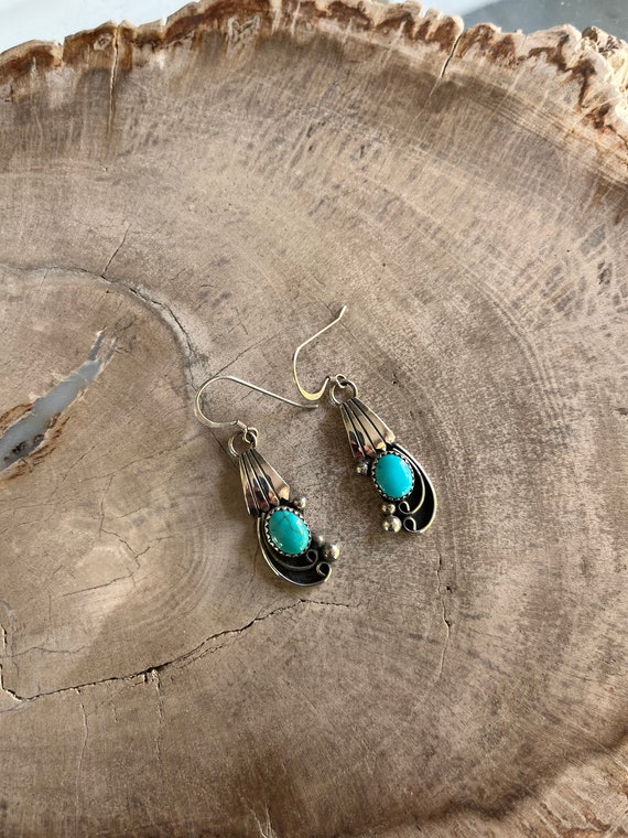 Vintage Navajo Turquoise and Sterling Silver Swir… - image 9