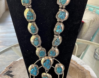 Vintage Howlite Squash Blossom Necklace 70’s