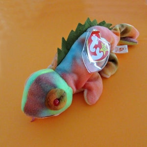 Iggy - Adorable Iguana - TY Beanie Baby Collection - Beanie Original Baby -  PE Pellets - DOB August 12, 1997 - Tags - Collectible - Vintage