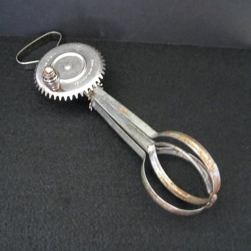 Vintage Egg Beater Hand Mixer 1923 A & J Metal Made in USA Hand Held