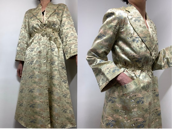 Vintage Glowing Brocade Coat Oriental 1930s 40s House Robe Chinese 