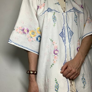 Vintage 1920s 30s embroidered robe linen cotton lawn coat needlework Klimt style hand made kimono style 20s 30s lingerie house robe