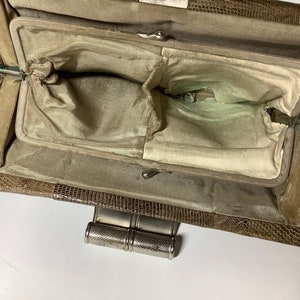 Bolso de mano vintage art déco de los años 30 con cierre cromado en piel, pequeño bolso antiguo. imagen 8