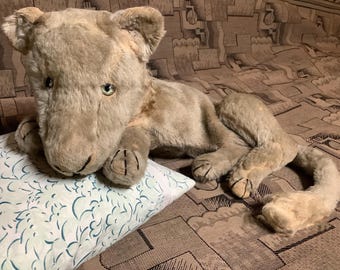 Vintage lioness pyjama case cosmetic bag vanity bed companion 1930s home decor interiors kitsch novelty bag