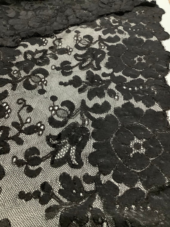 Vintage Victorian lace shawl stole wrap black lac… - image 3