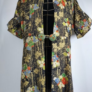Vintage seltene 1930er Jahre Brokat Jacke Kimono Stil maßgeschneiderte chinesische orientalische kurze Floral Metallic Robe