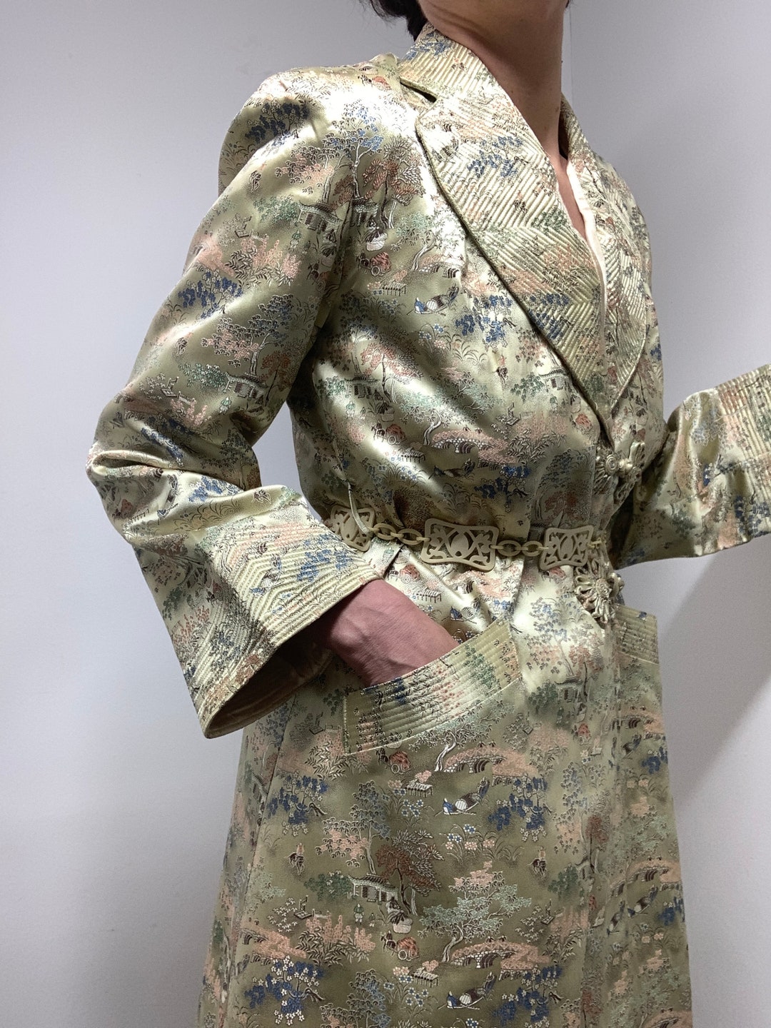 Vintage Glowing Brocade Coat Oriental 1930s 40s House Robe Chinese