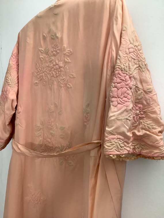1920s 1930s Silk Robe Peignoir With Trapunto Quilted Floral 1920s 1930s Silk Robe Peignoir With Trapunto Quilted Floral