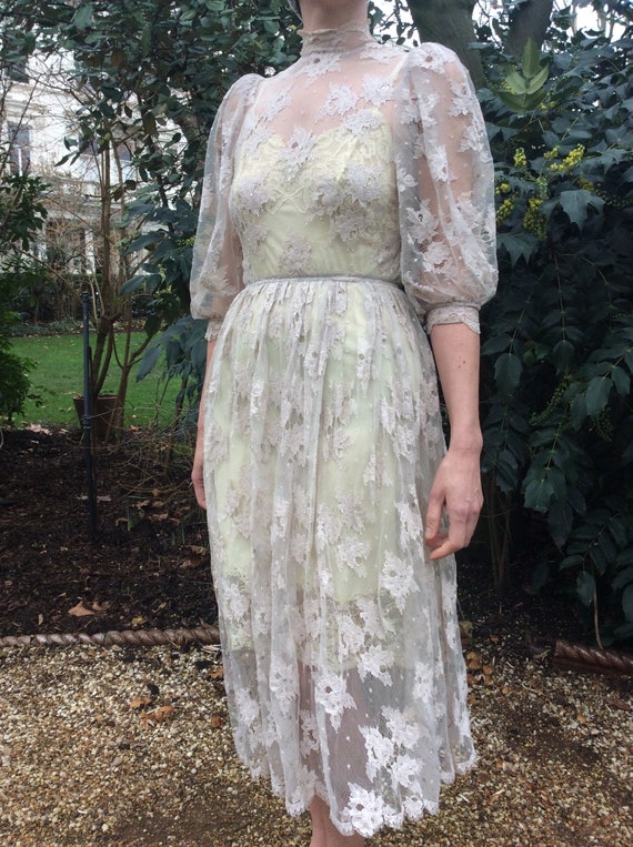 Vintage lace dress, wedding dress. 1940s 50s lace