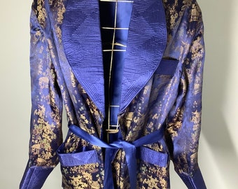 Vintage 1940s Chinese jacket brocade jacquard Asian oriental themed peacock blue quilted detail golden print short robe unisex men’s womens
