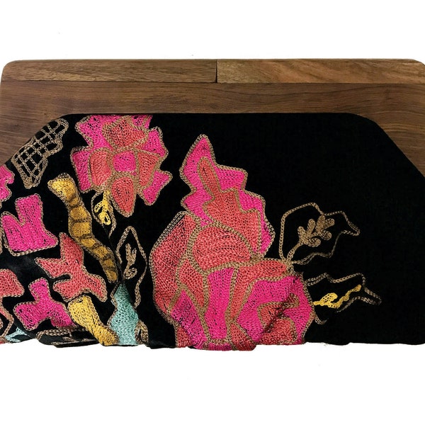 Crochet Wood Frame Clutch