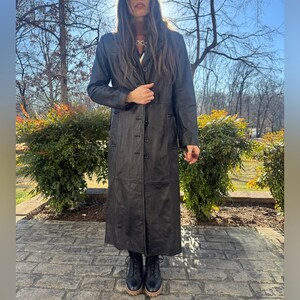 Gabardina de piel de cordero con botones de mantequilla de Free People, abrigo negro Penny Lane EUC imagen 8