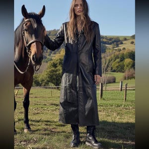 Gabardina de piel de cordero con botones de mantequilla de Free People, abrigo negro Penny Lane EUC imagen 1