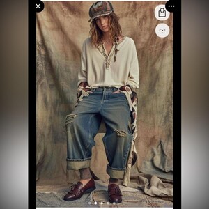 Mocasines de piel burdeos bicolor Free People x MTNG, botines chukka con borlas de 8.5 y tacón Oxford d'Orsay. imagen 2