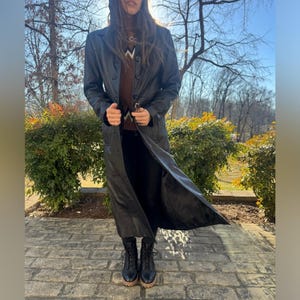 Gabardina de piel de cordero con botones de mantequilla de Free People, abrigo negro Penny Lane EUC imagen 7