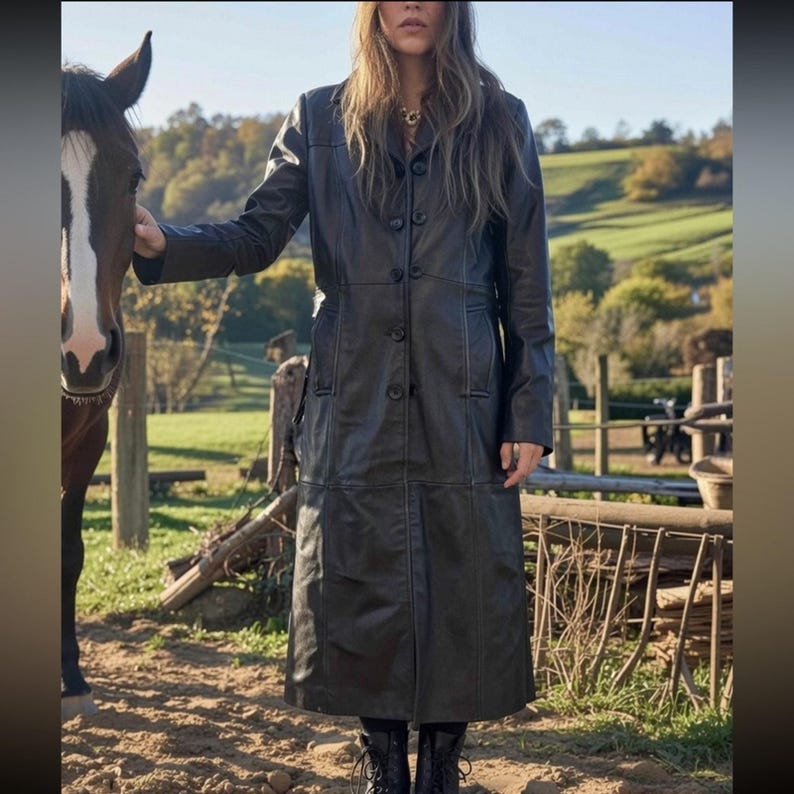 Gabardina de piel de cordero con botones de mantequilla de Free People, abrigo negro Penny Lane EUC imagen 2