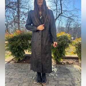 Gabardina de piel de cordero con botones de mantequilla de Free People, abrigo negro Penny Lane EUC imagen 3