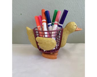 Vintage RUSS Berrie Duck draadmand planten pennenhouder handgeschilderd kinderbureau