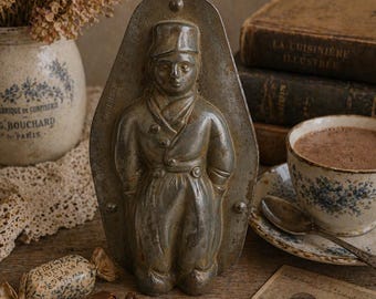 Beautiful chocolate mold by Darchambeau Charleroi with a man / Easter chocolate collection / decorative magnets