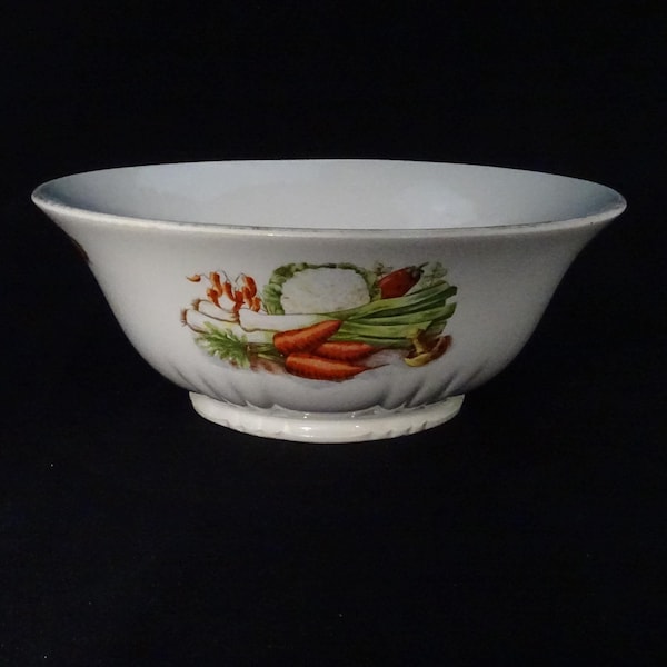 Ancien plat en porcelaine d'Orchies Moulin des Loups. Milliat Frères Décoration vintage de cuisine fermière et campagne. Légumes Saint Amand