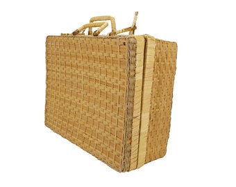 Wicker handbag / French vintage briefcase / country and farmhouse style suitcase / nature atmosphere / woman's bag / Shabby chic