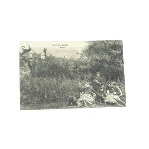 Carte postale ancienne Douane française à la frontière belge / Souvenir vintage du nord de la France / collection contrebandiers trafiquant