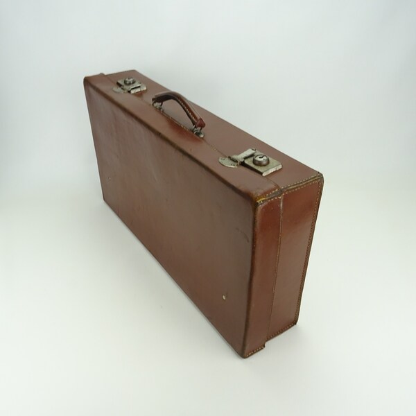 Valise simili cuir vintage datant des années 60 - Vintage by fabichka