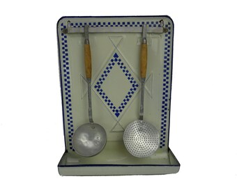 Dish drainer in lustucru enamelled sheet metal / Vintage kitchen decoration / support for ladle and utensils / culinary art / hook