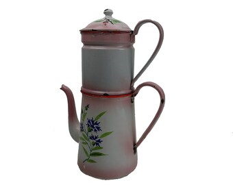 Old enameled sheet metal coffee maker / thistle flowers / vintage kitchen decoration / country and nature atmosphere / rural cottage decor