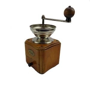 Zassenhaus coffee grinder / Germany vintage kitchen decoration / country and nature decor / old coffee grinder collection / lunch