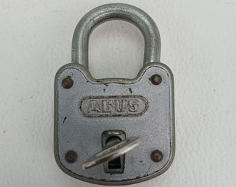 古いABUSドイツ製金属製南京錠 / 鍵と錠前のコレクション 古いABUSドイツ製金属製南京錠 / 鍵と錠前のコレクション