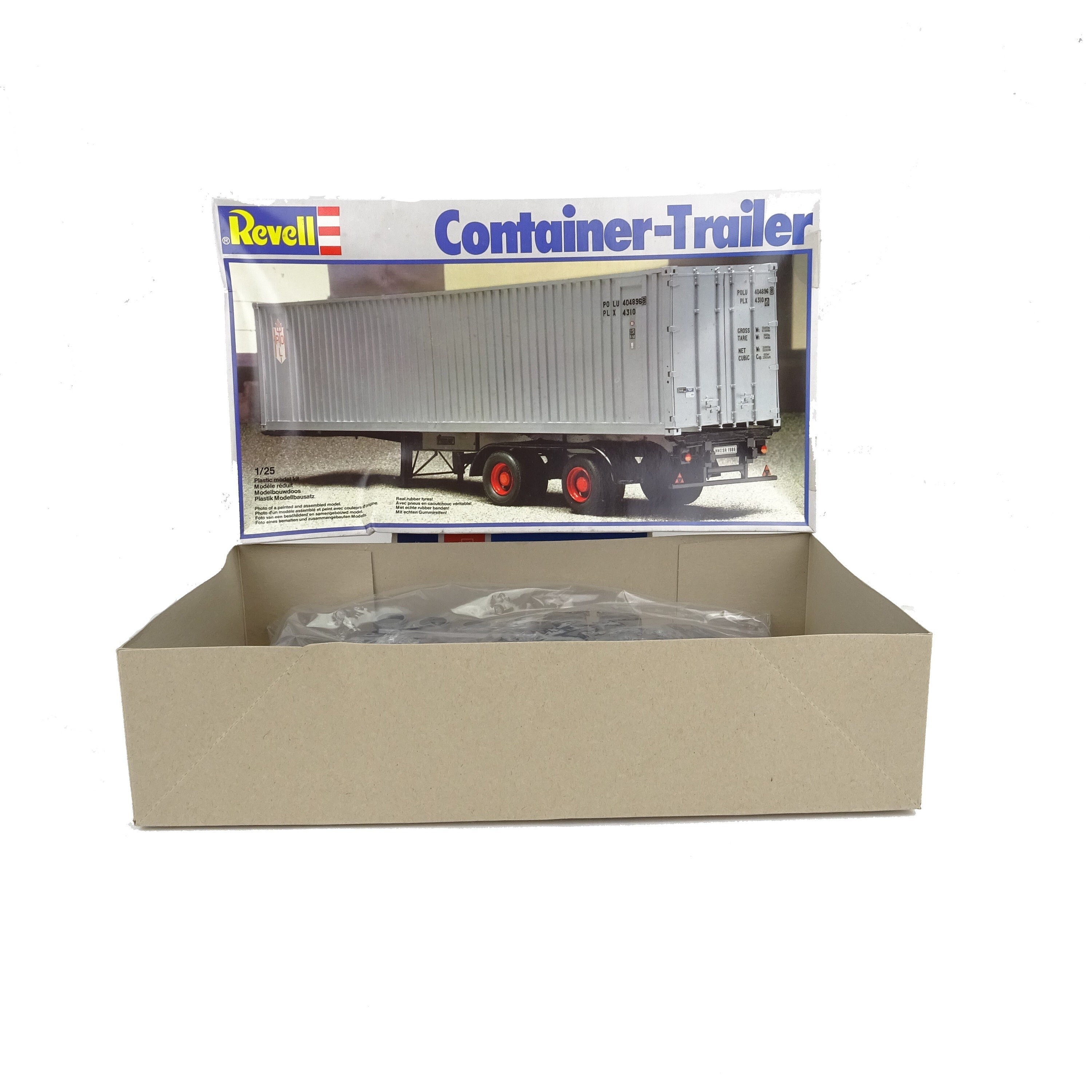 Revell Volvo F12 Truck Model at 1/25th Scale New in Original Revell Volvo F12 Truck Model at 1/25th Scale New in Original