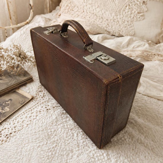 Valise de toilette Manufrance Art Déco vers 1935 cuir, nécessaire de barbier et accessoires, Saint-Étienne France – Valise de voyage barbier