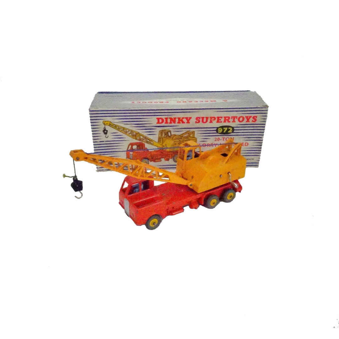 Les Dinky Toys et Dinky Supertoys Français Meccano: 1933-1981 (French Edition) - Frenky