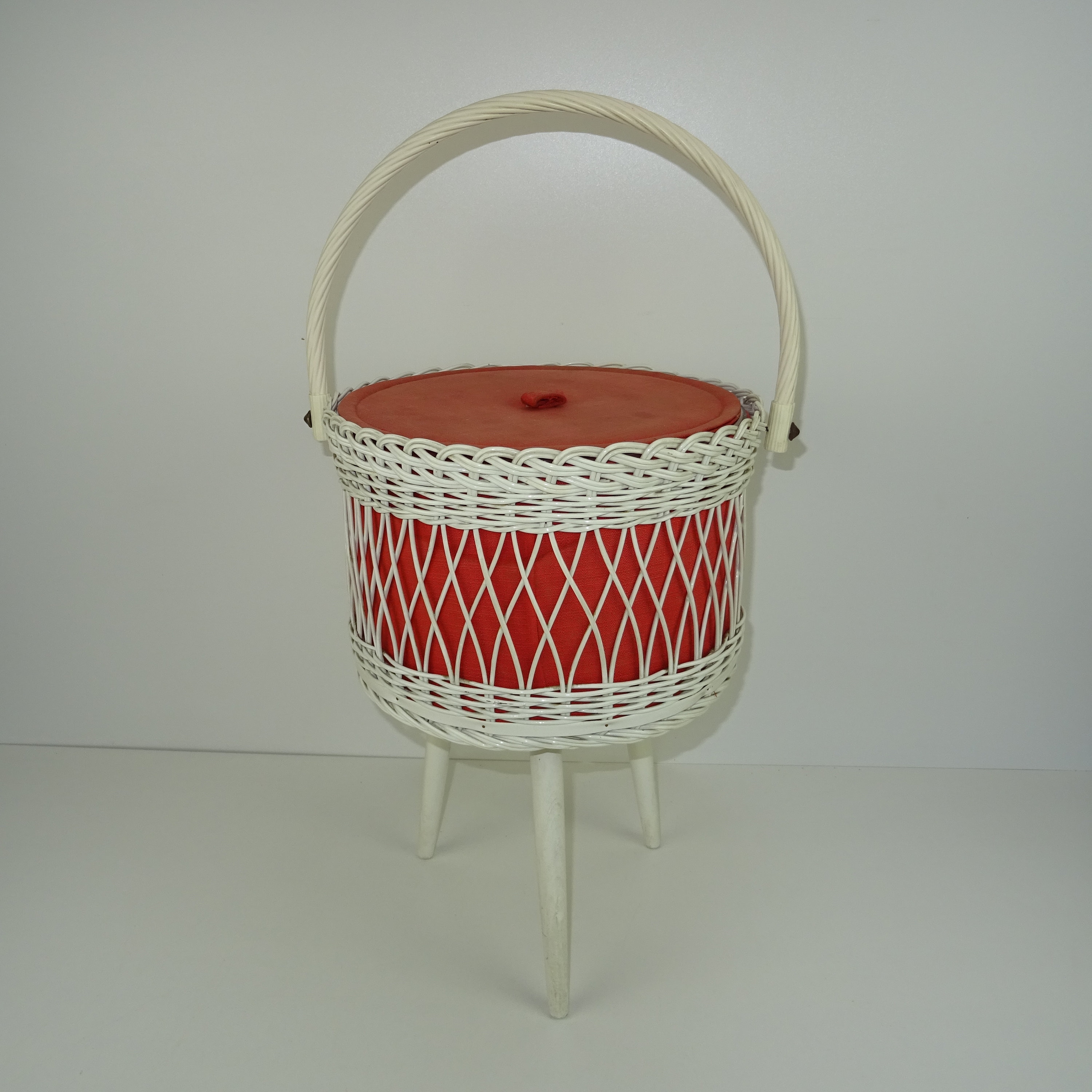 Travailleuse Vintage/Boite de Couture Ancienne Petit Meuble Pour Fils et Laine Mallette Années 70 Co