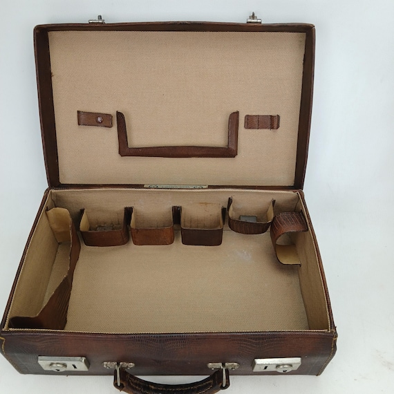 Valise de toilette Manufrance Art Déco vers 1935 cuir, nécessaire de barbier et accessoires, Saint-Étienne France – Valise de voyage barbier View 5