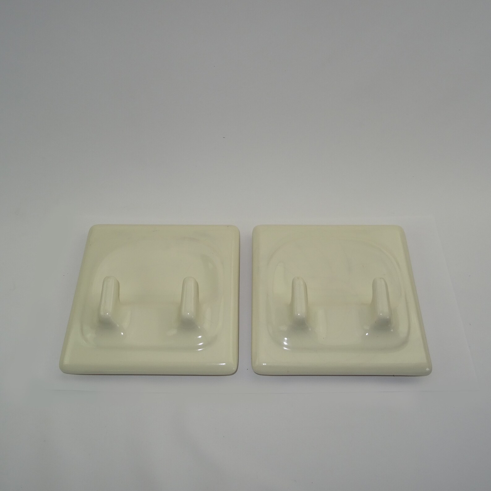 Patère murale en porcelaine Feuille dorée Inaya 1 crochet - Boutons