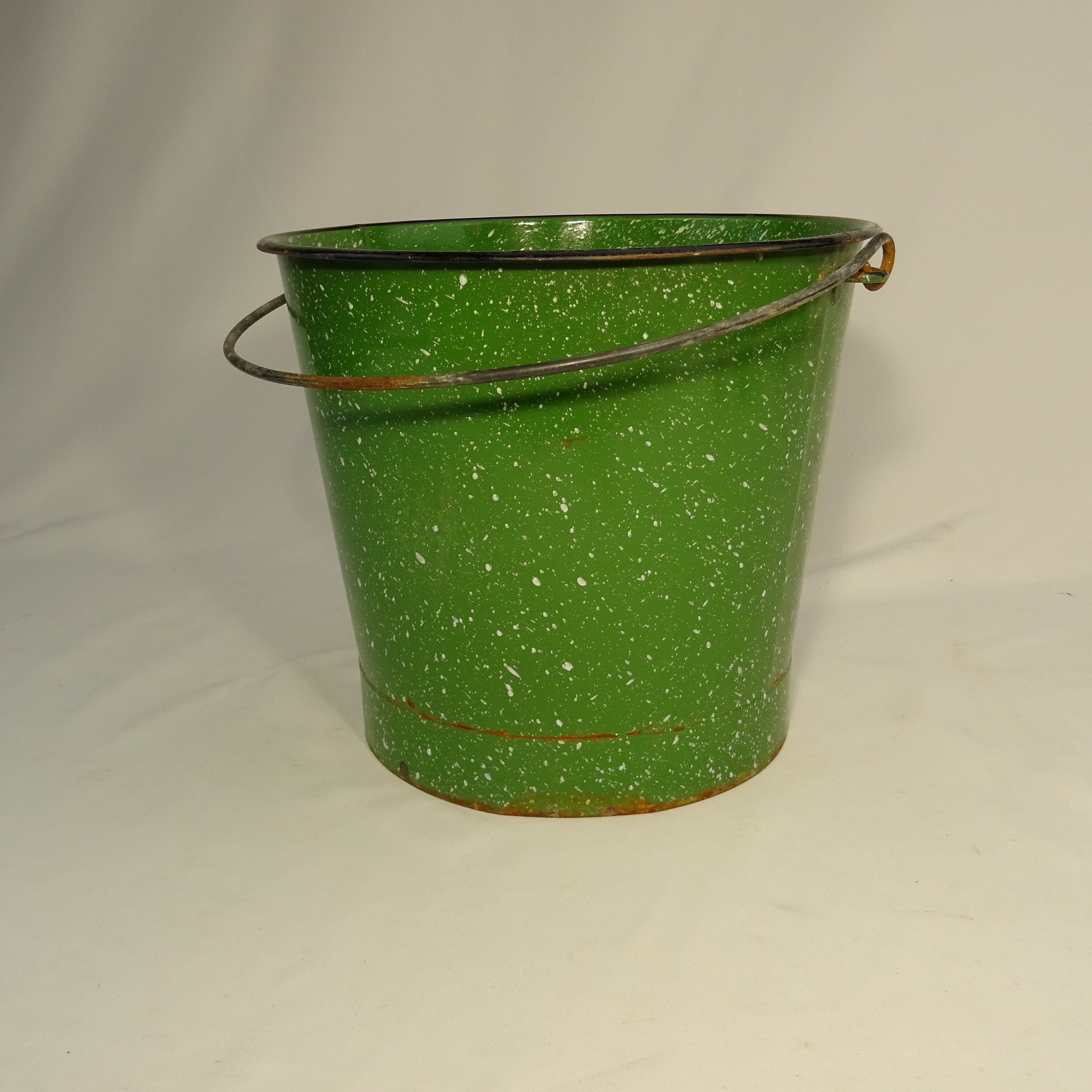 Seau Ancien en Tôle Émaillée/Décoration Vintage de Cuisine Ambiance Campagnarde et Nature Déco Gite 