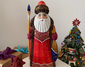 Handsome Russian Santa Claus (Grandfather Frost), Hand Carved & Painted Christmas gift 18 cm (7,1 inches)