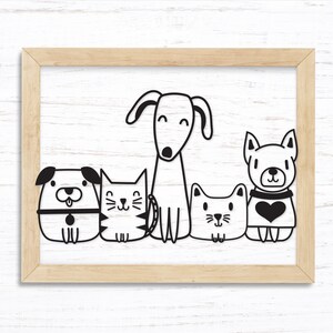Op de afbeelding: Zwart-witte lijntekening van een hond, een kat en twee andere honden. De dieren zitten allemaal en kijken naar de kijker. De illustratie is op een witte achtergrond.